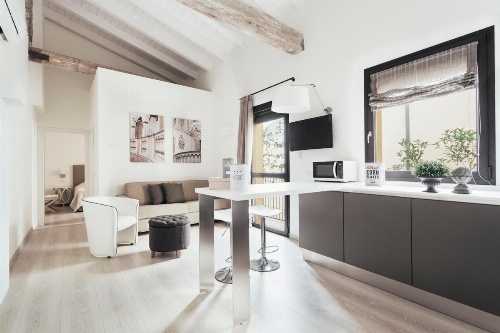 Opera Residence image 9